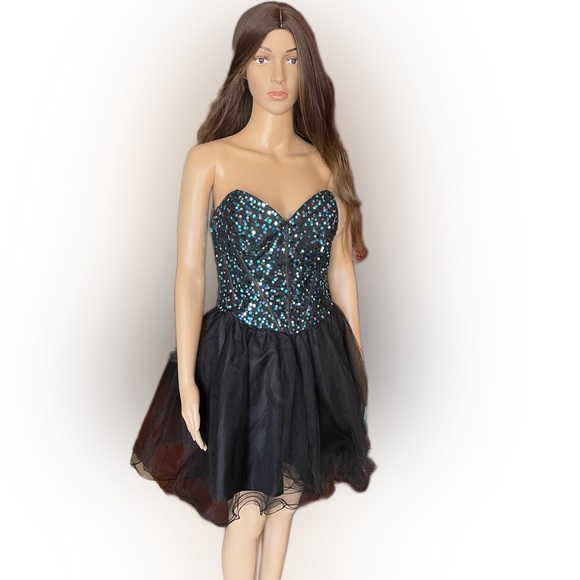 Black Sleeveless Blue Sequins Embellished Fit & Flare Dress Size 9/10 - Picture 8 of 16